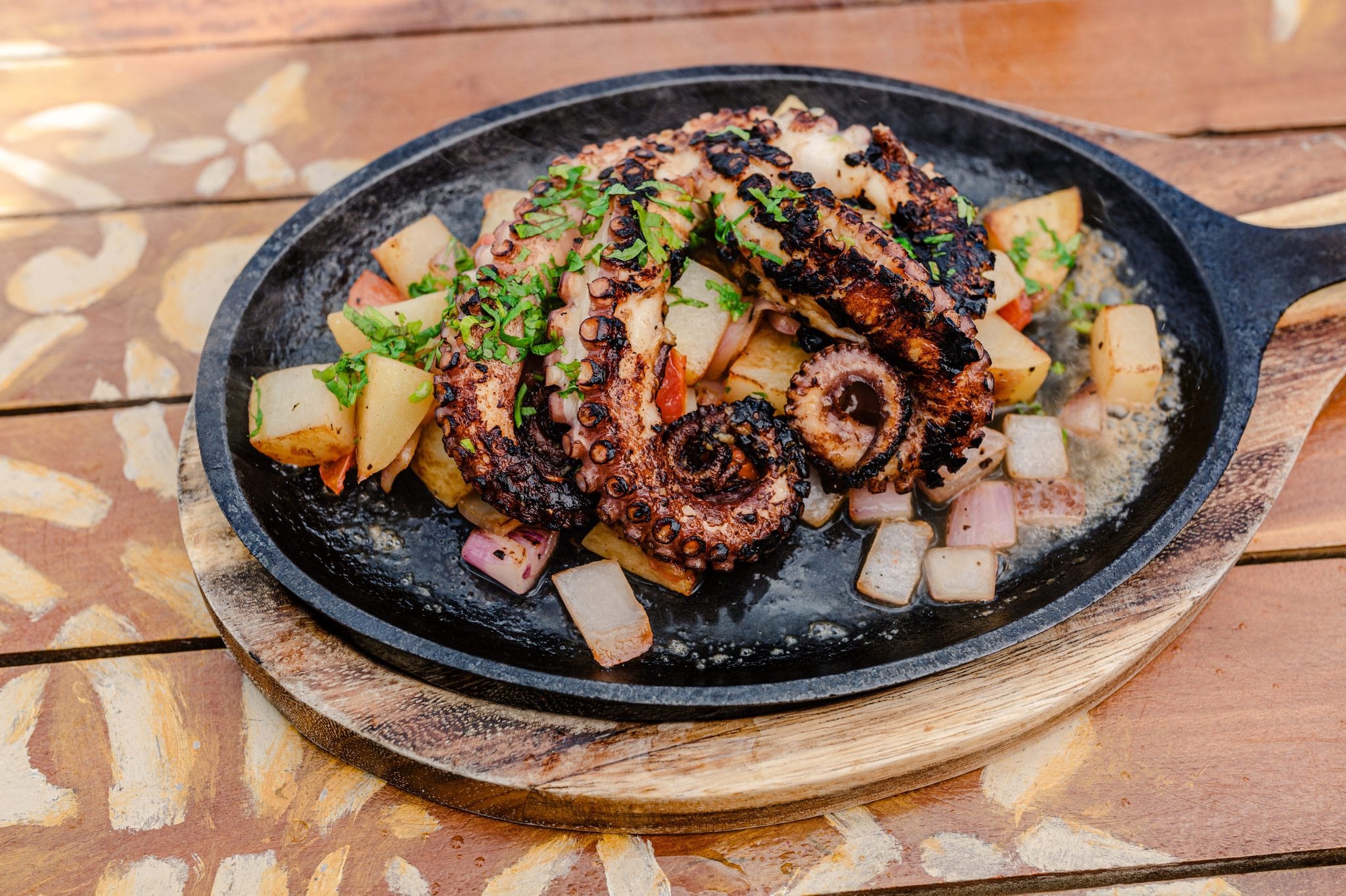 Pulpo servido en La Monina